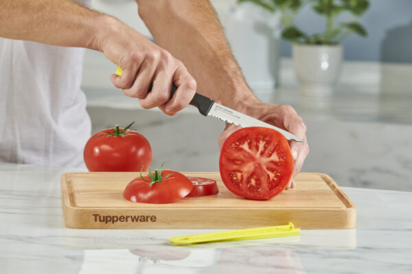 Tomatenmes met plank